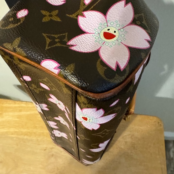 Louie Vuitton Cherry Blossom Retro - Picture 8 of 14